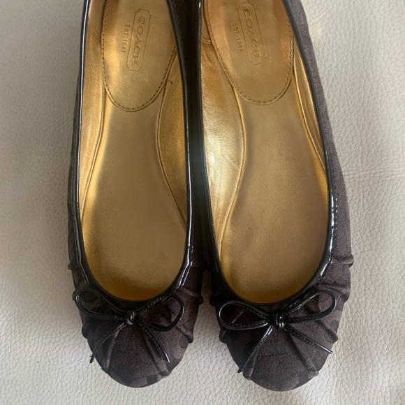 COACH Brown Flats Size 8.5 B. Leather sole.Coach Logo on the side of heel. - Picture 12 of 12